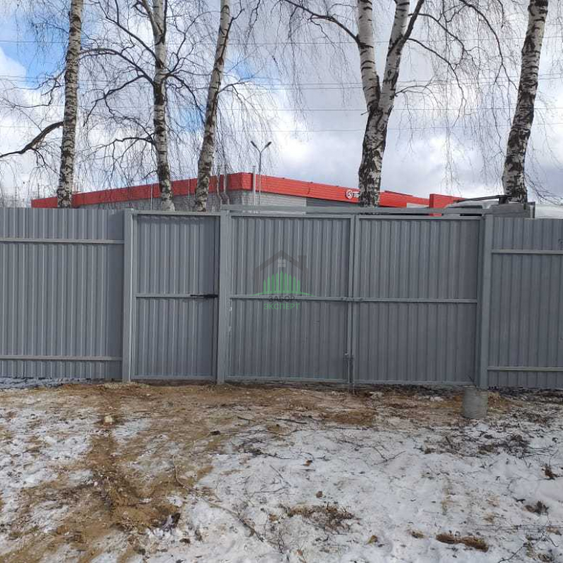 Забор из профнастила с утрамбовкой щебнем 10 соток в Куровском