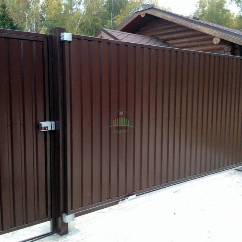 Забор из профнастила с воротами и калиткой 20 соток в Куровском