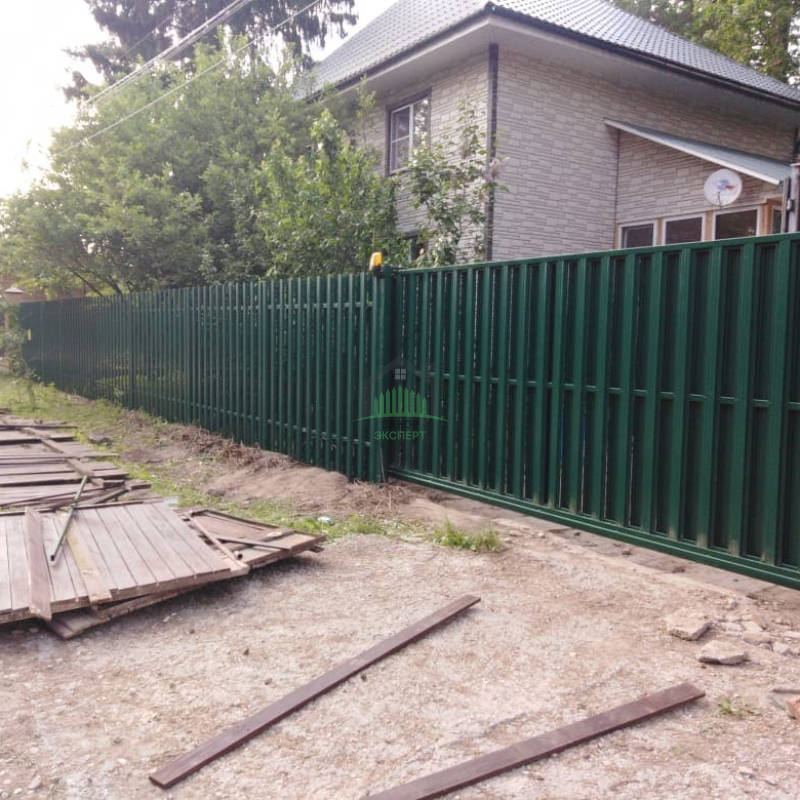 Заборы из евроштакетника 40 метров с воротами и калиткой в Куровском