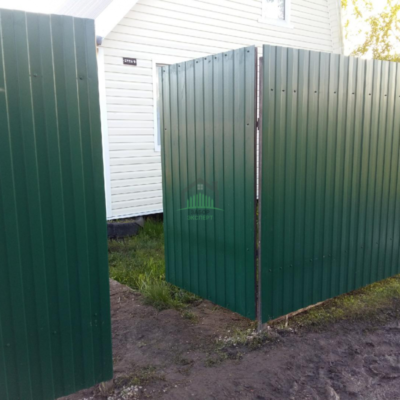 Забор из профнастила с утрамбовкой щебнем 80 метров в Куровском